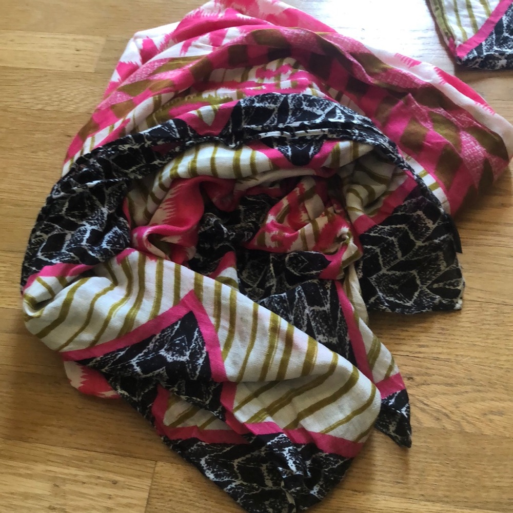 Stella & Dot scarf like new!